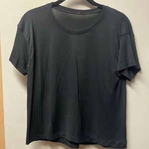 Lululemon cropped tshirt